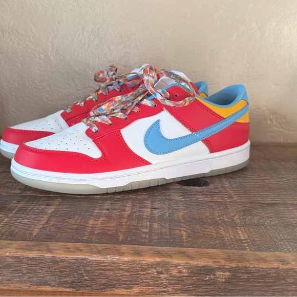 Nike dunks - Picture 1 of 3
